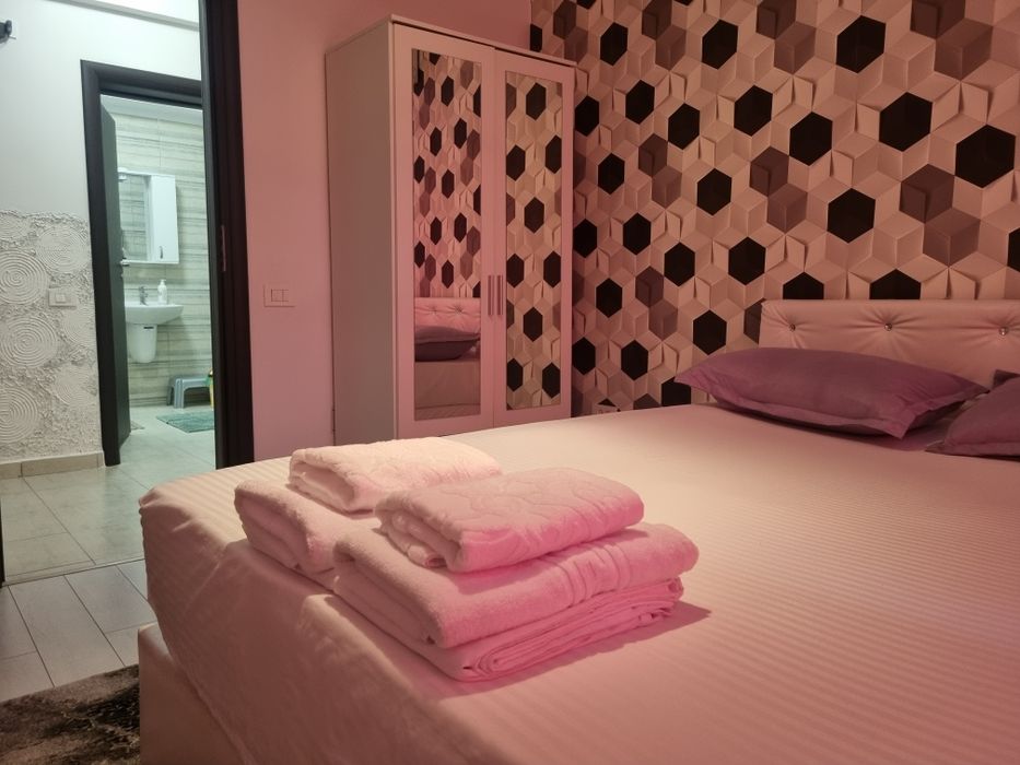 Apartament Revelion 2 nopți 5000 lei.