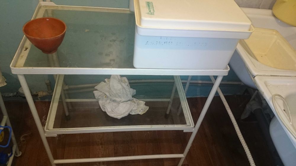 столик медицинский