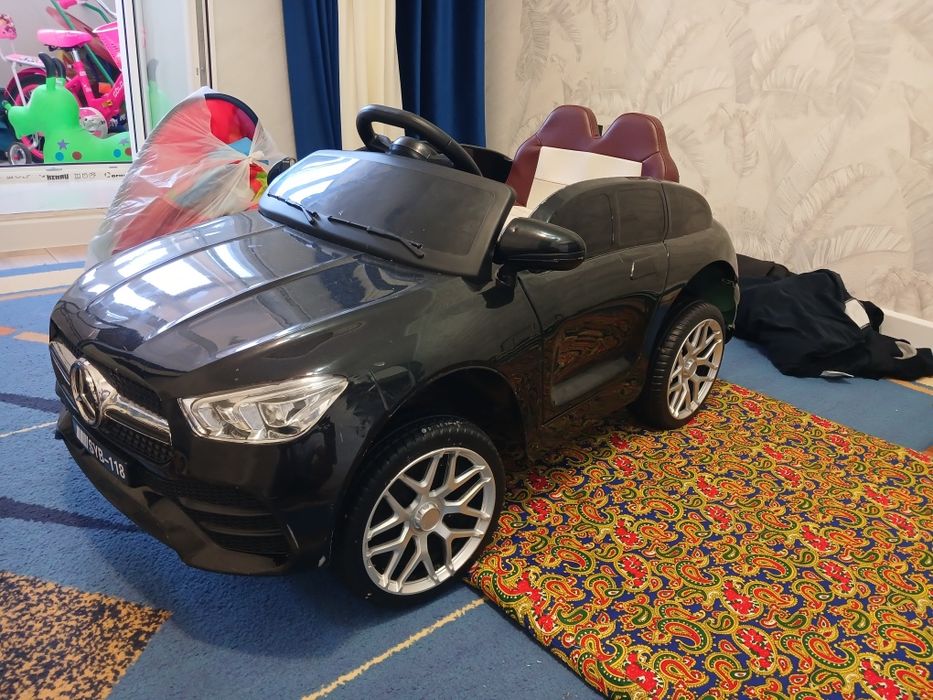 Продам Детский Машина на аккумуляторах