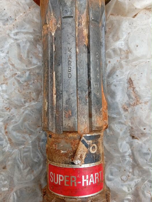 Пневматичен сондажен чук с корона