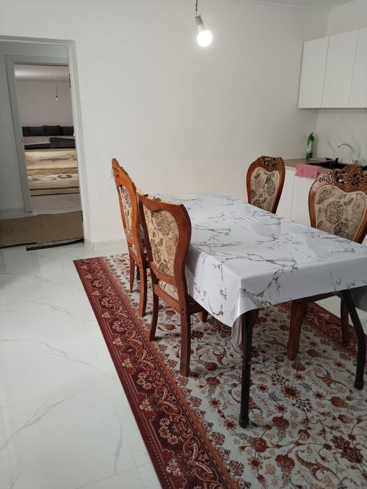 Жанадан салынган сарай жалданады