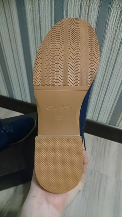 Продам зимнюю обувь