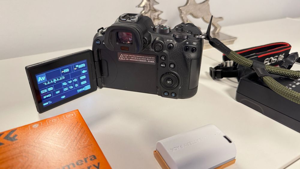 Продавам Canon EOS R6 – безогледално тяло в отлично състояние