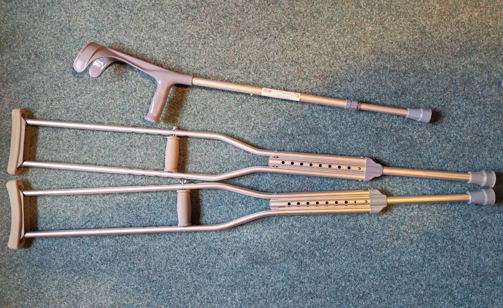 Cârje pereche, bonus cârja pt. mana