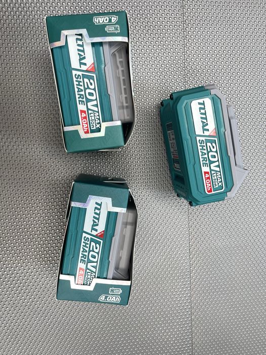 Acumulator/baterie Total 20 volti 4 amperi noua