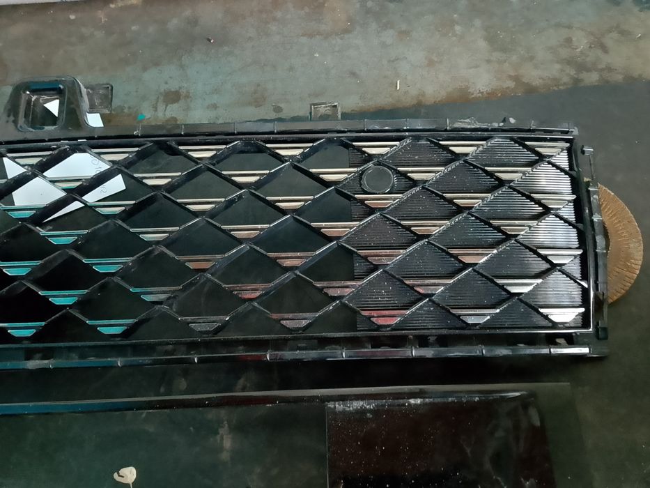 Продам решетку от хендай сантафэ