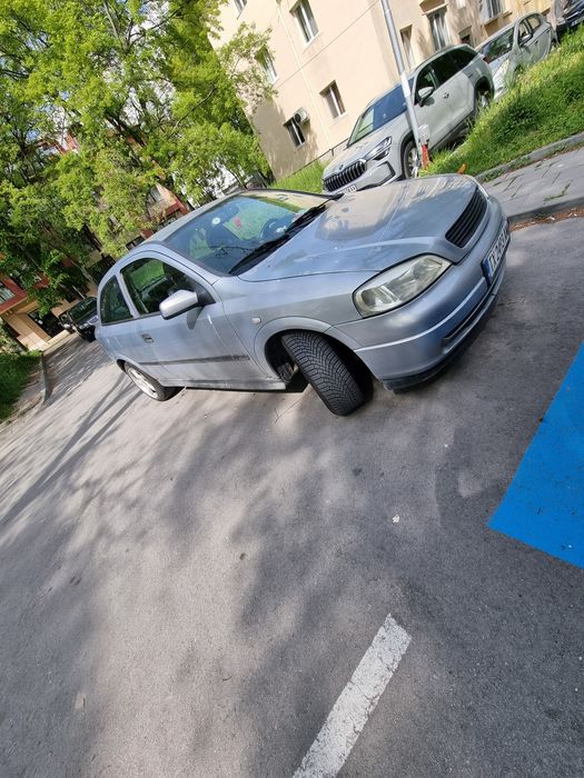 Продавам Опел Астра автомат дизел 1.6