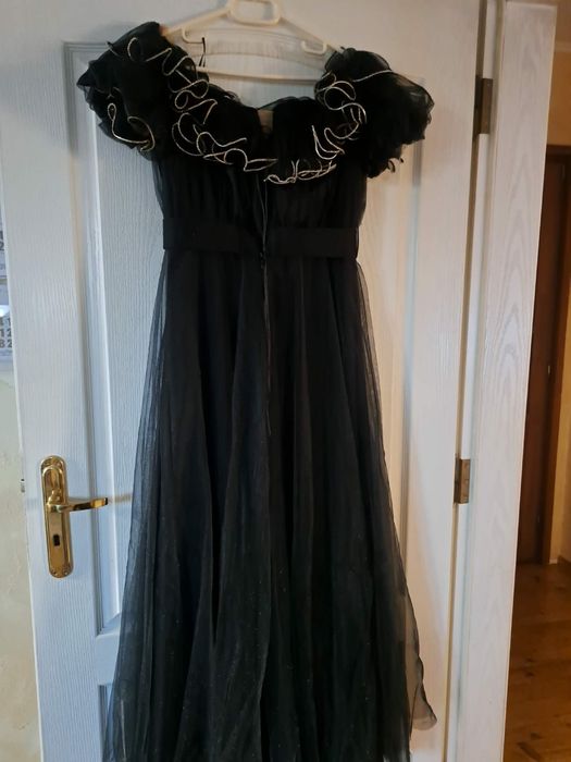 Черна дълга блястяща рокля