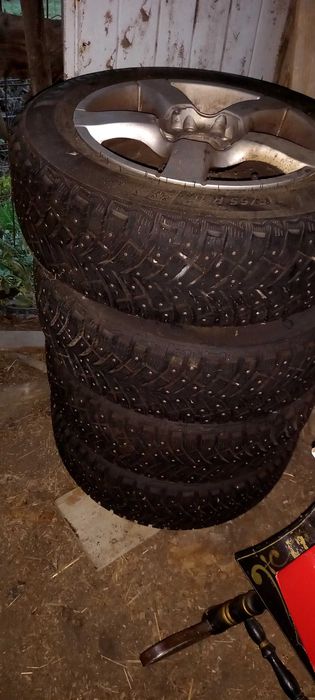 Michelin cu ținte/cuie 185 65 15 92 XL  225 45 17 si 165 70 14