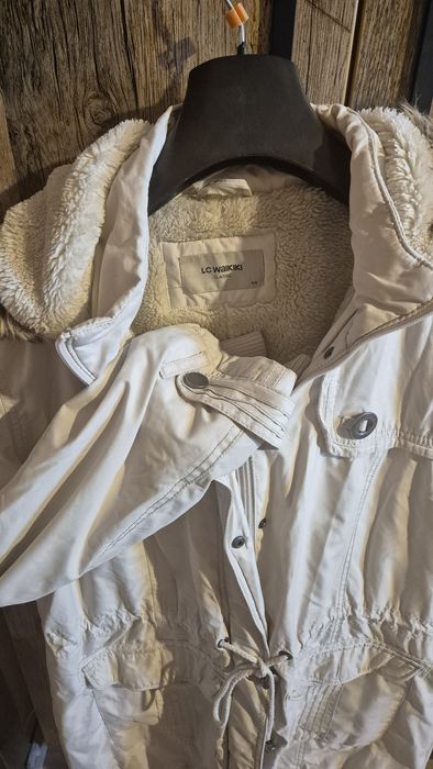 Дамска дълга шуба с качулка