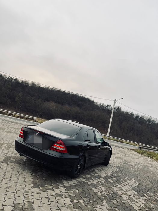 MERCEDES-BENZ C-Class 2005 — imagine 3