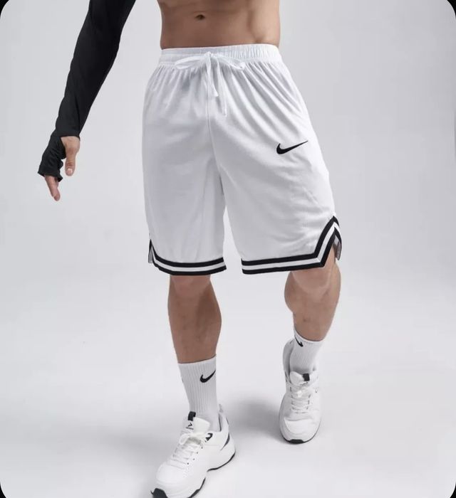 Продам шорты Nike tech fleece
