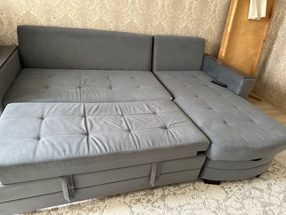 Диван в хорошем состоянии