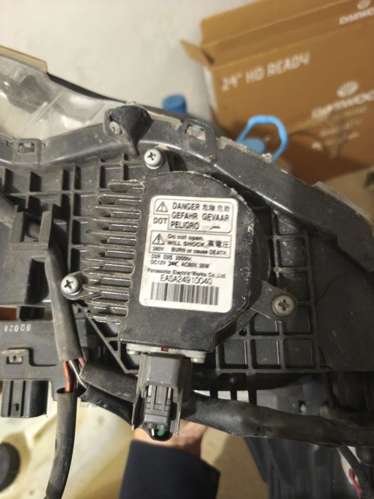 Фарове за subaru XV ксенон