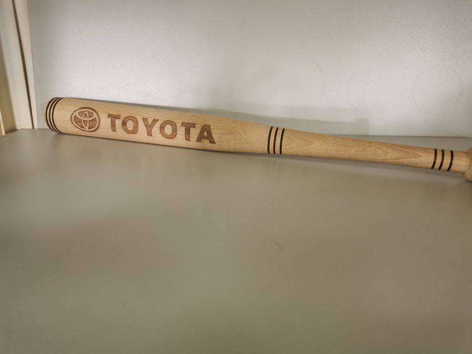 Бухалка с гравирано лого на кола