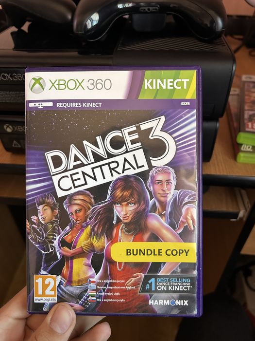 Vand doua Xbox 360, kinekt, forza horizon 1 si Dance Central 3