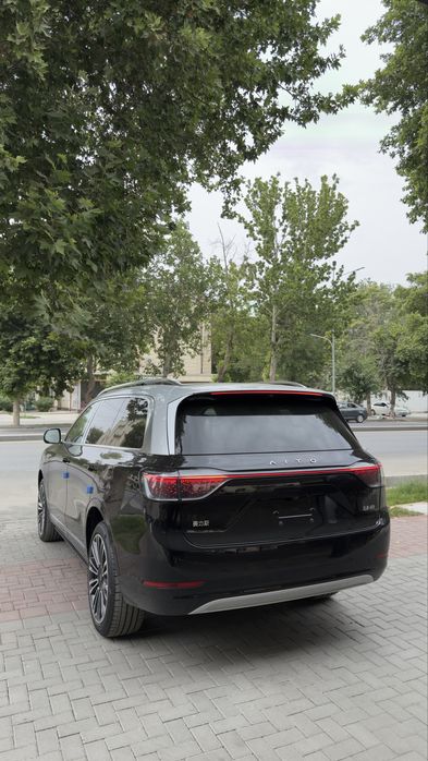 Aito M9 ultra full option korichneviy salon diska full