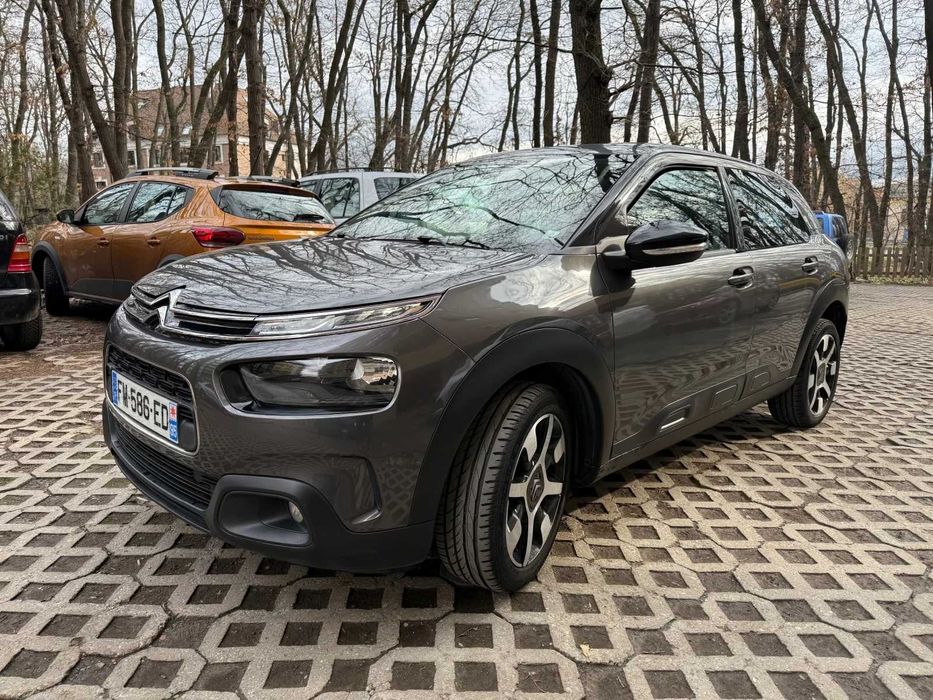 Citroen C4 Cactus 1.2 pure tech 110 hp.