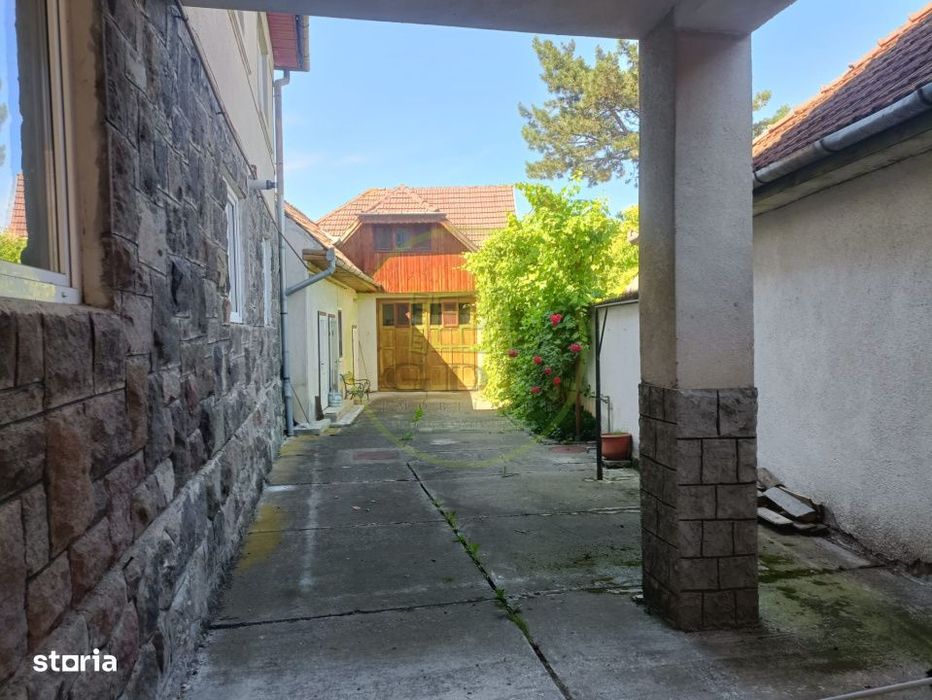 Casa vila de vanzare in Reghin, zona centrala.