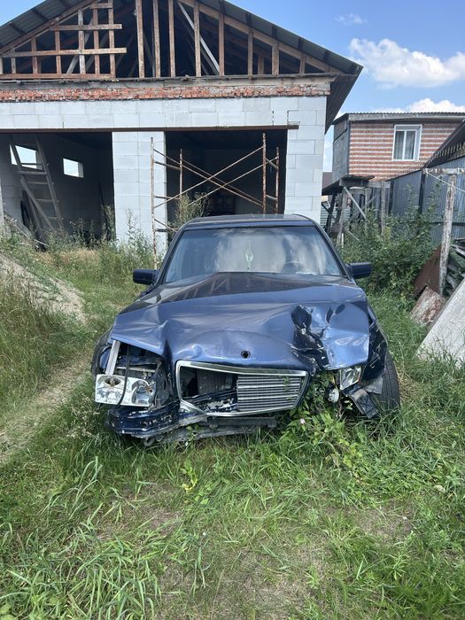 Мерседес с 180.
