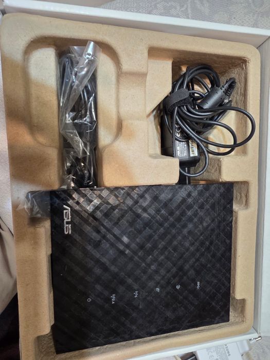 Продам роутер Роуте Asus  RT-N65U