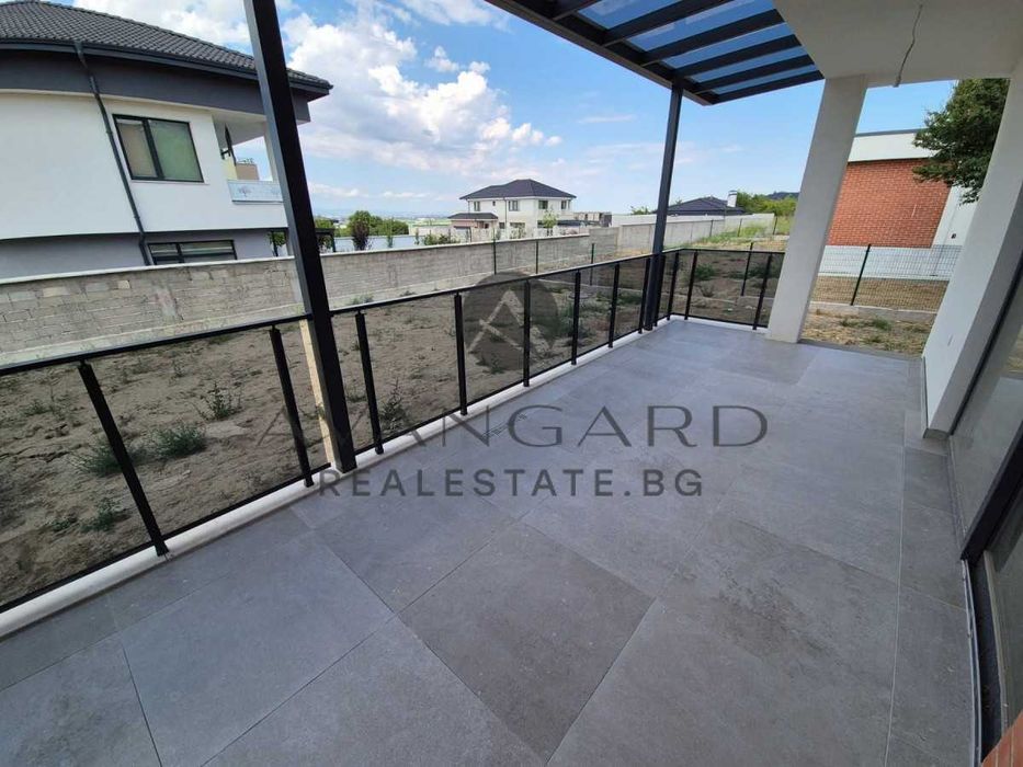 оф.23790 Самостоятелна двуетажна къща/ Марково