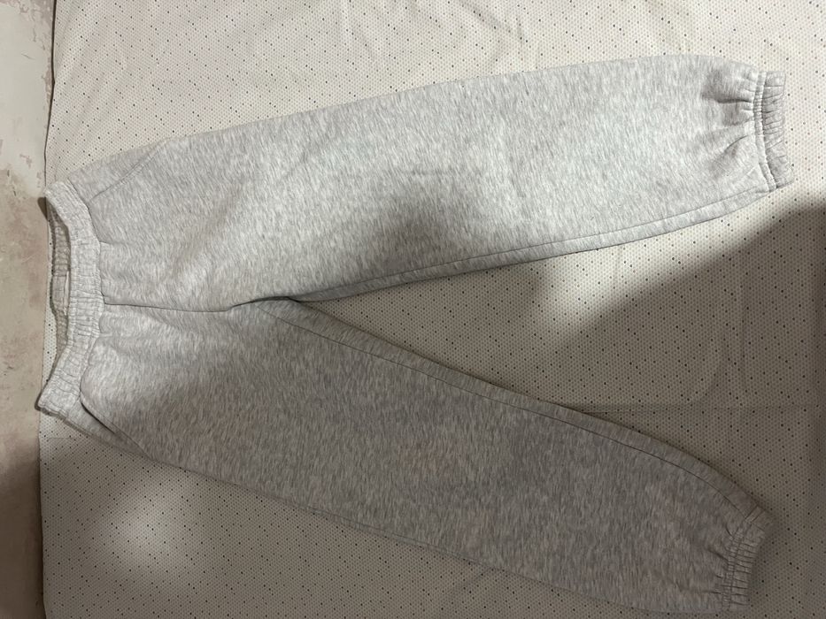 серые штаны от zara