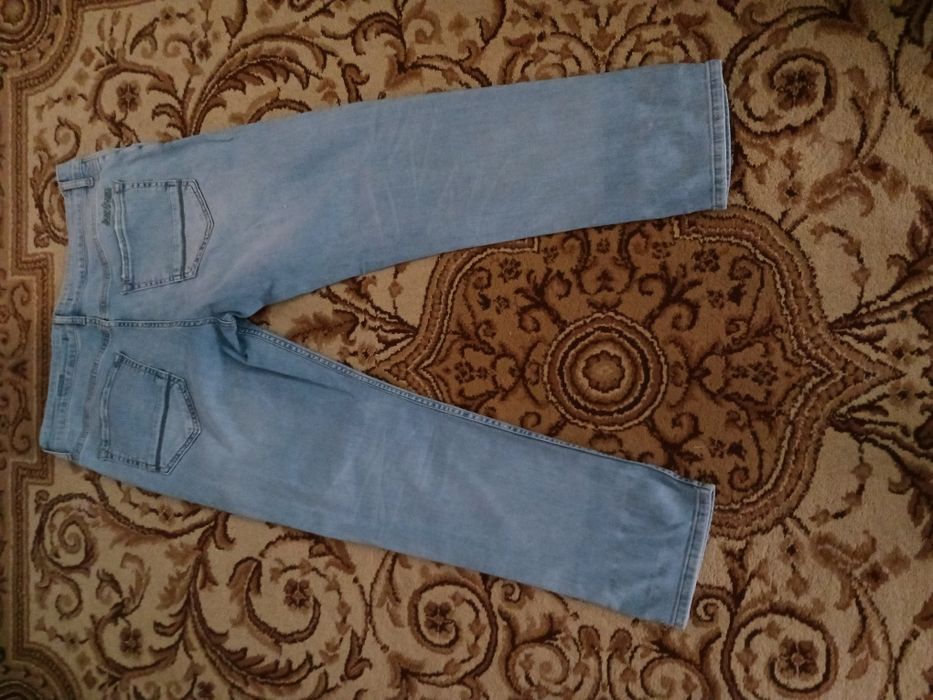 Женски дънки ХЛ накъсани