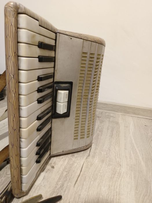 acordeon SERENAD de colectie