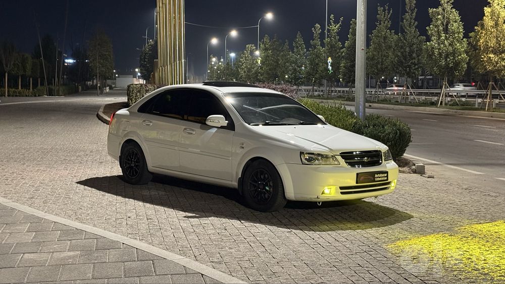 •Lacetti 2013 WHITE ANGEL•