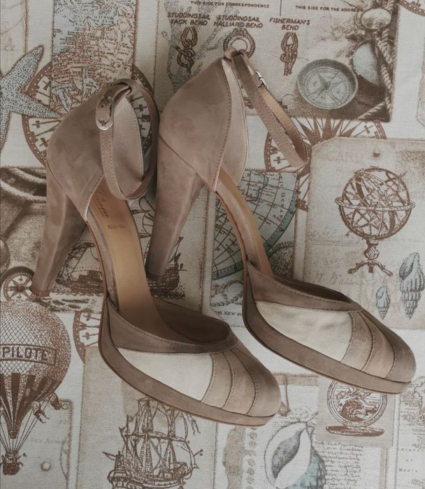 Обувки с ток Bata