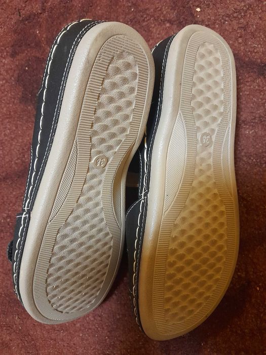 Сандали - нови - 38 номер!