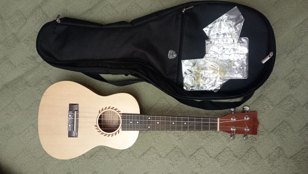 Продам укулеле концерт