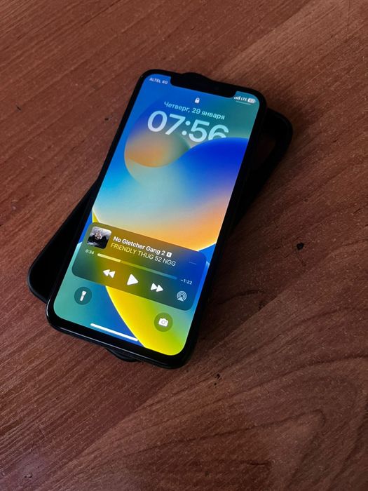 iPhone X в продаже