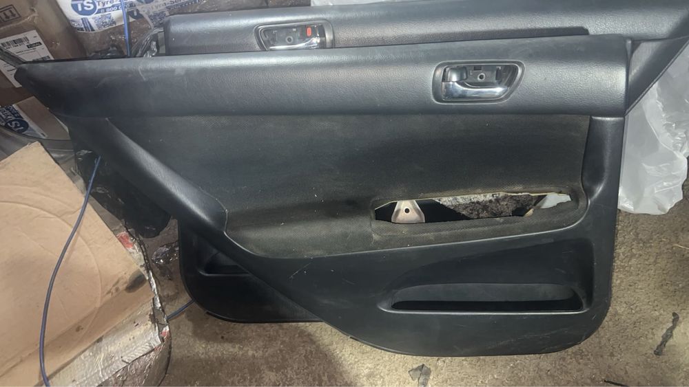 Дверные карты от камри 30