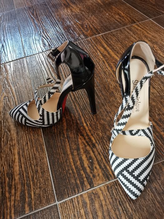 Cizme, pantofi și saboți