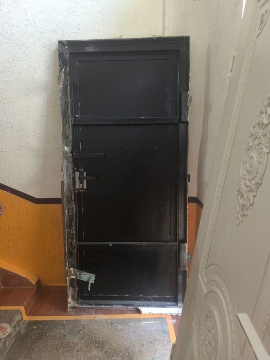 Бу двер железный