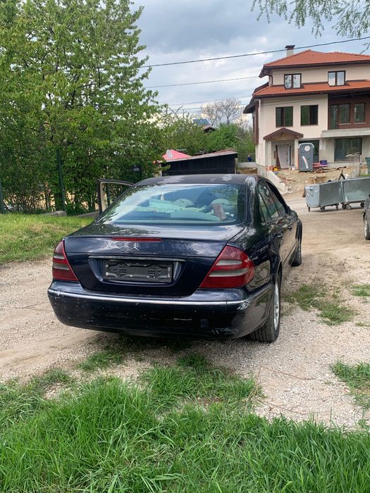 Мерцедес Е270 автоматик 2003г