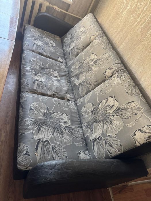 Продам диван в хорошем состоянии