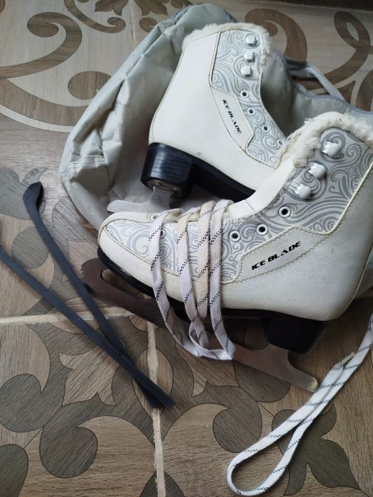 Продам коньки детские