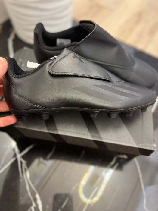 Бутсы Adidas черные 36-37рр