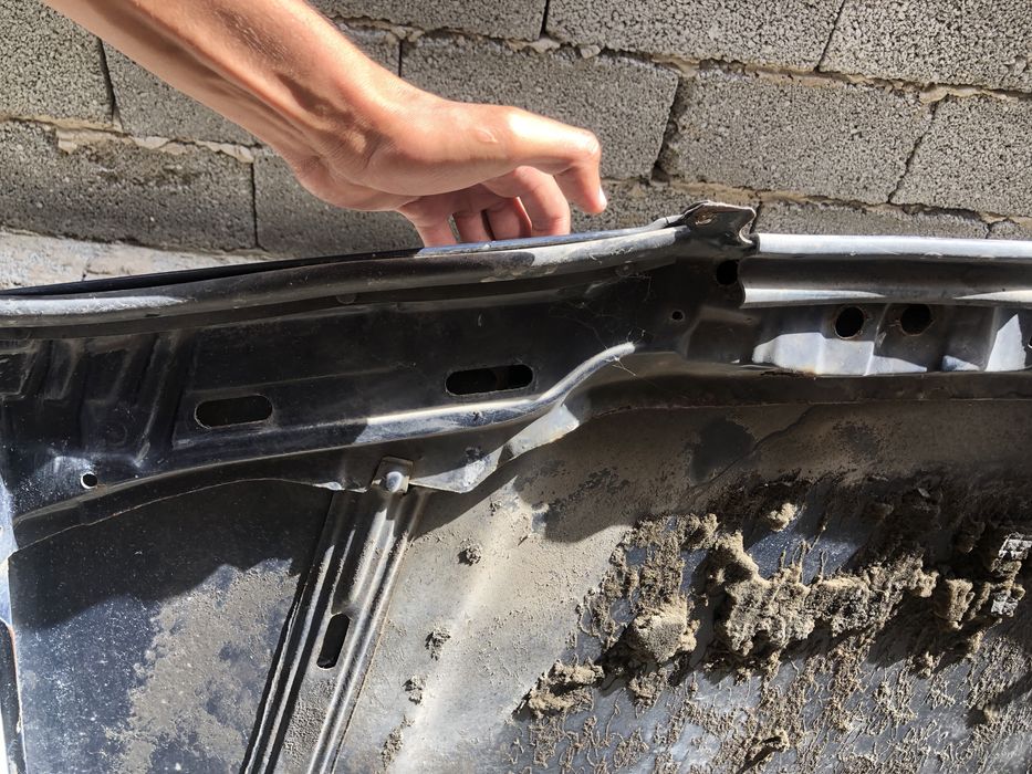 Капот на 190 мерседес