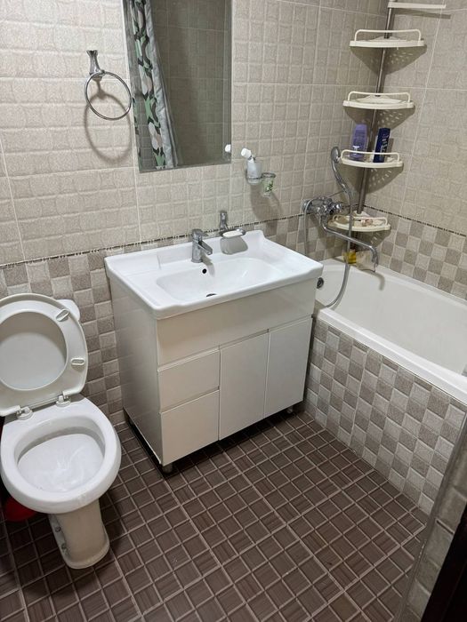 3 хонали Уй сотилади 1 Чи этаж. Жихозлари билан. Хамма шароитга эга!!!