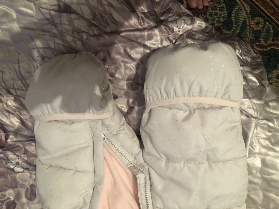 детский комбинезон продам 0-6 мес