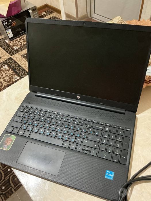HP Intel Core I3-1215U