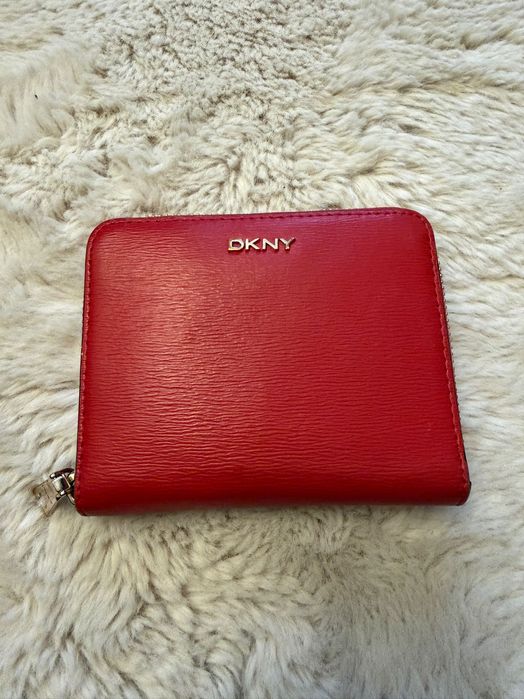 Дамски портмоне DKNY