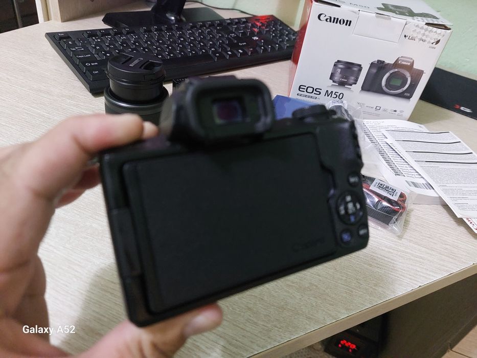 Canon m50  срочно