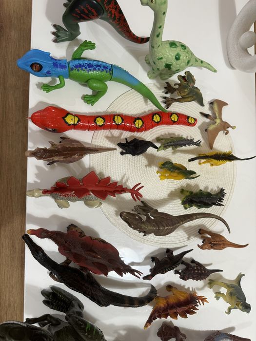 Лот детски изграчки динозаври