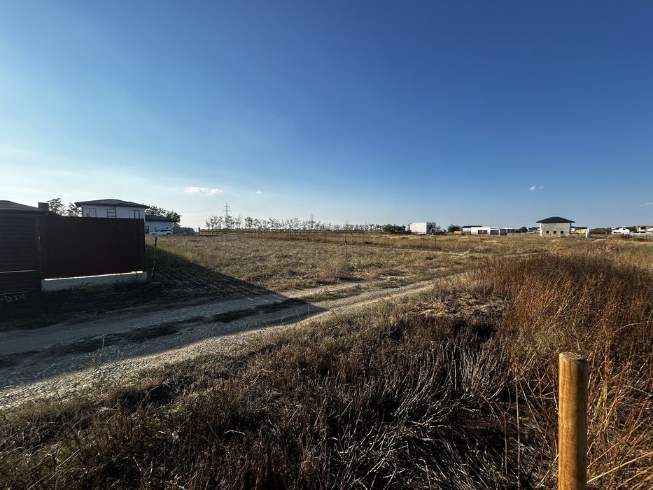 Teren intravilan Vidra / curent si gaze la poarta