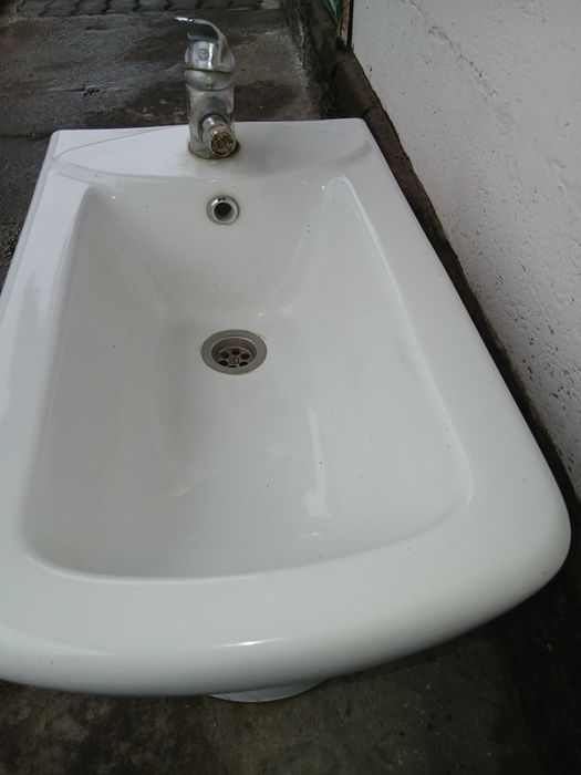 Бидэ в хорошем состоянии